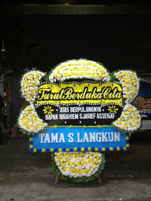 Papan Bunga Duka di Takofi