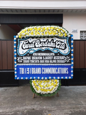 Papan Bunga Duka di Takofi